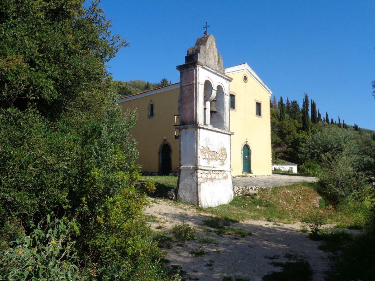 Harry'S Retreat ξενώνας Klimatia Εξωτερικό φωτογραφία